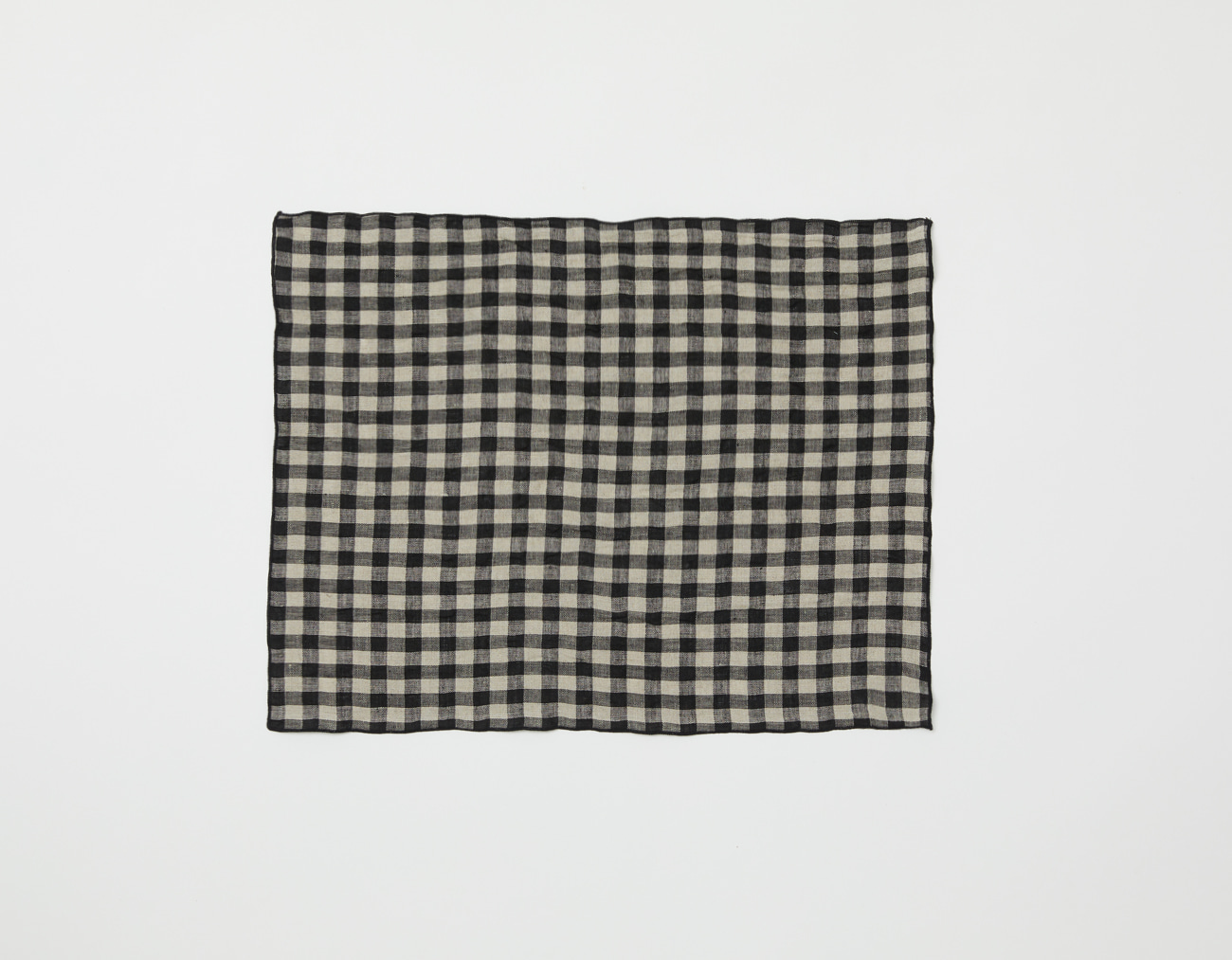 CHECK PLACE MAT - BLACK OUTLINE